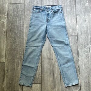 LEVIS Wedgie light wash jeans size 26